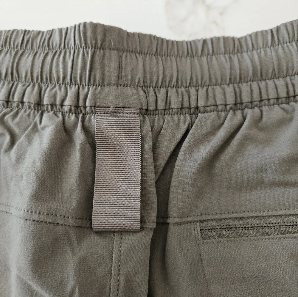 NWT High Rise Lightweight Hiking Short